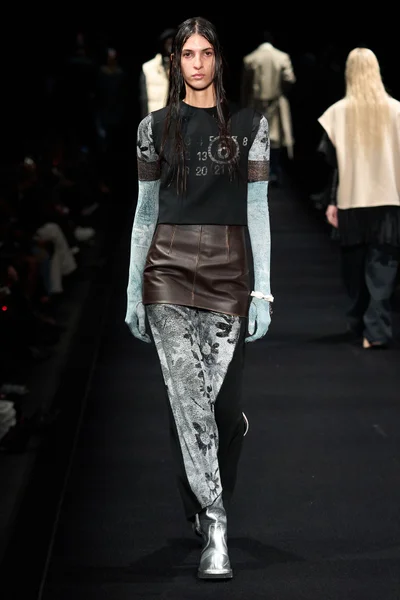 Look 11